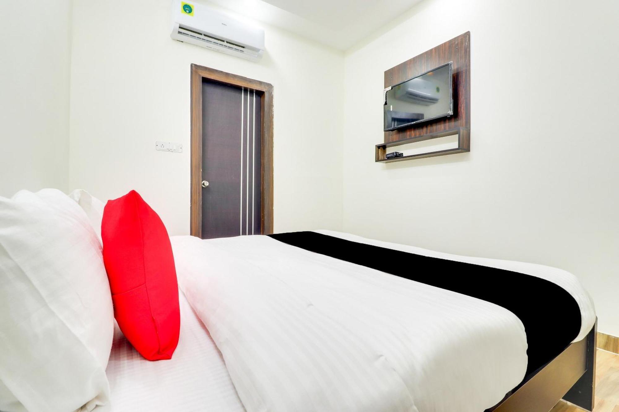 Collection O Pratik Inn Chinhat Ngoại thất bức ảnh